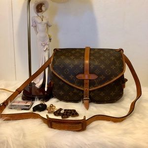 SOLD!Authentic Louis Vuitton Saumur 30